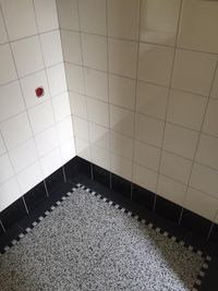 Tiling the toilet
